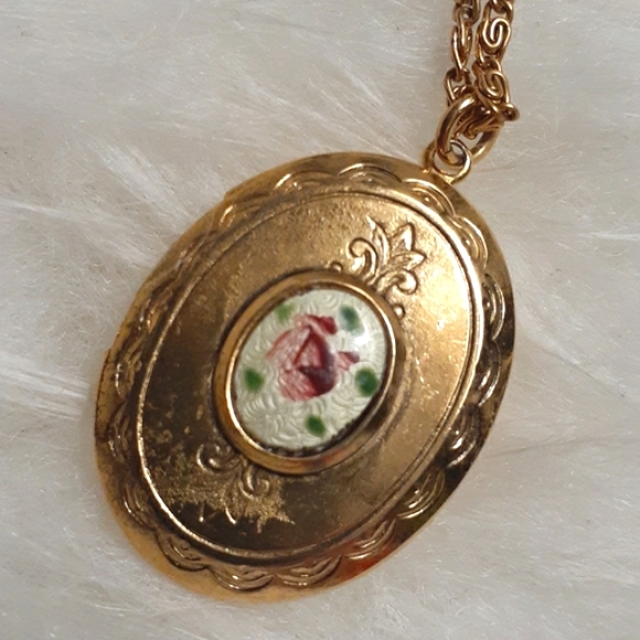 🌹Vintage Guilloche Enamel Style Locket & Chain - Picture 14 of 14